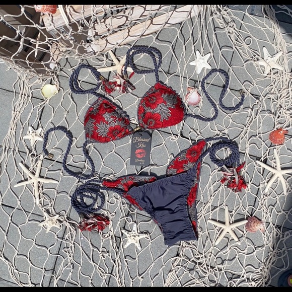 Brazilian bikini - Picture 3 of 8